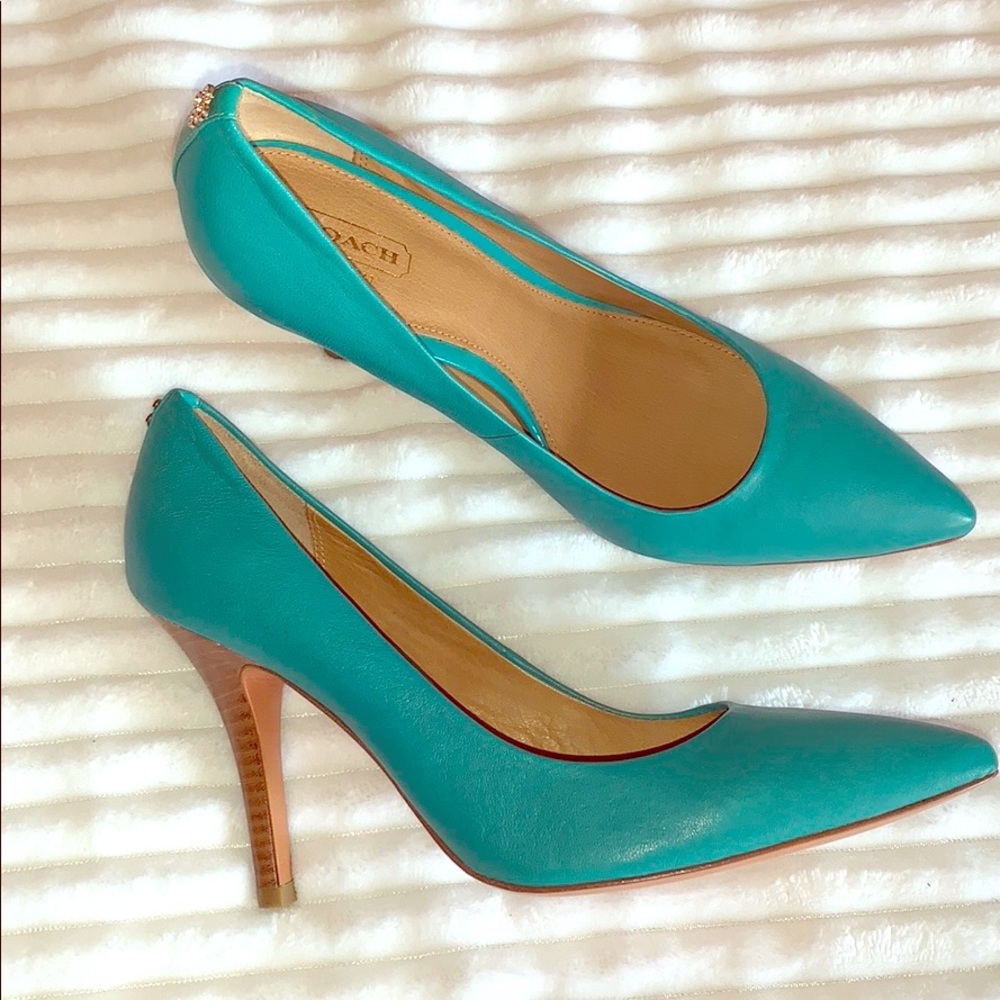 Coach teal closed toe heels